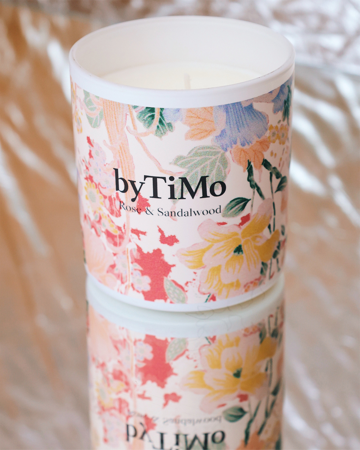 Rose & Sandalwood Scented Candle, Rose. Image #2