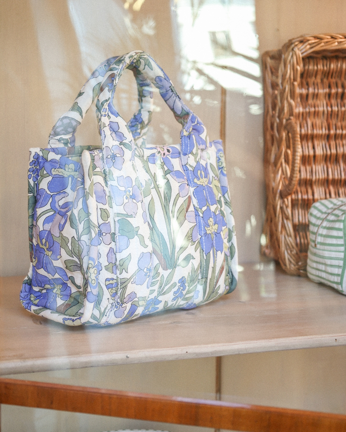 Tote Bag Small, Blue Garden. Image #1