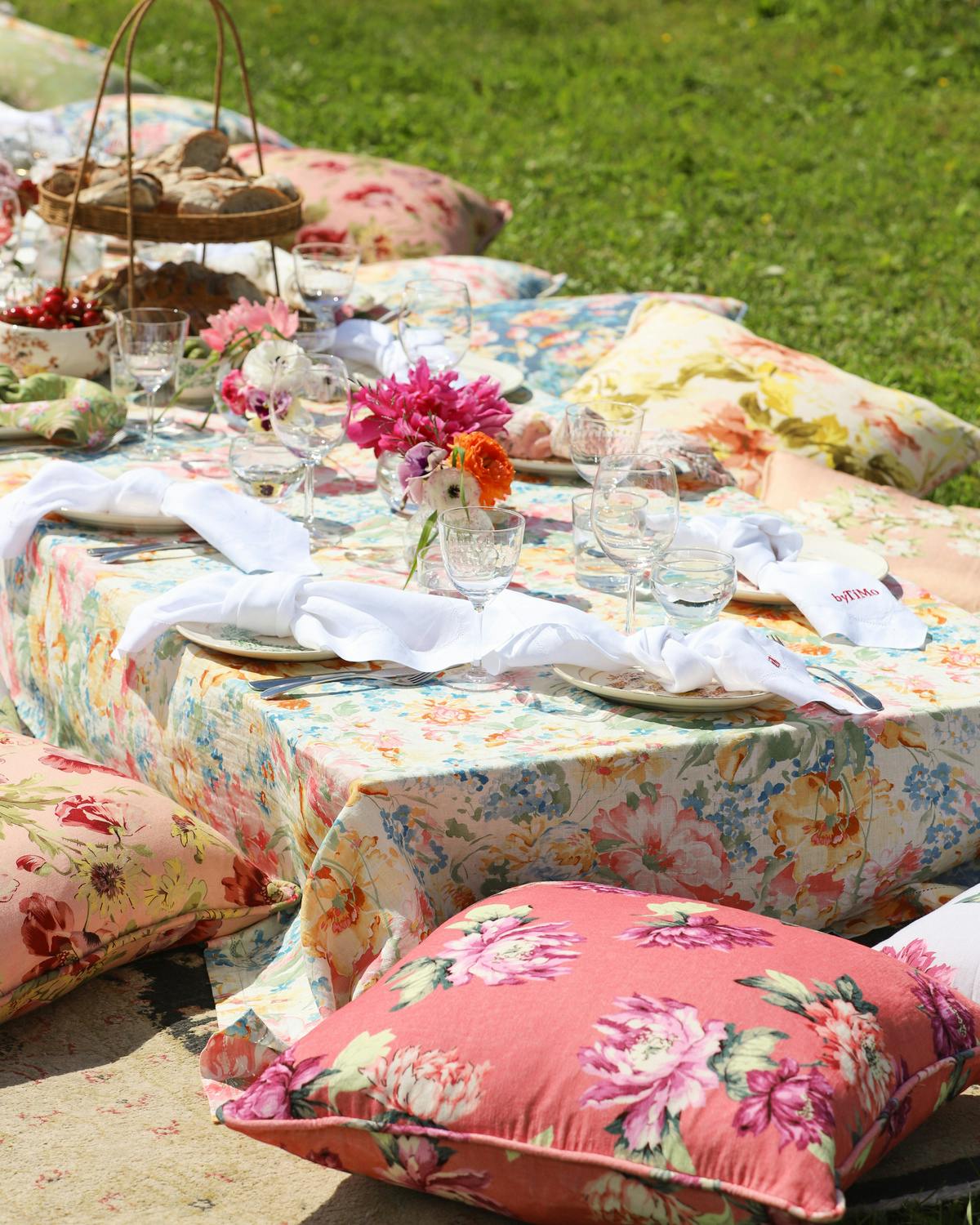 Table Cloth Linen 140x300 cm, Pink floral. Image #1