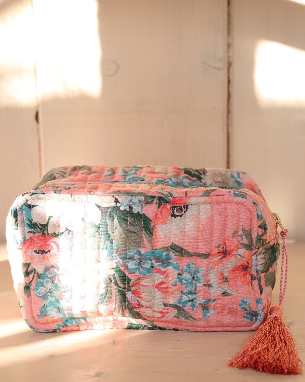 Cosmetic Bag Linen, Flower Market. Image #1