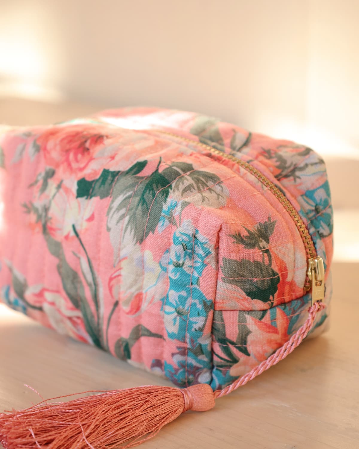 Makeup Bag Linen, Flower Market. Image #1