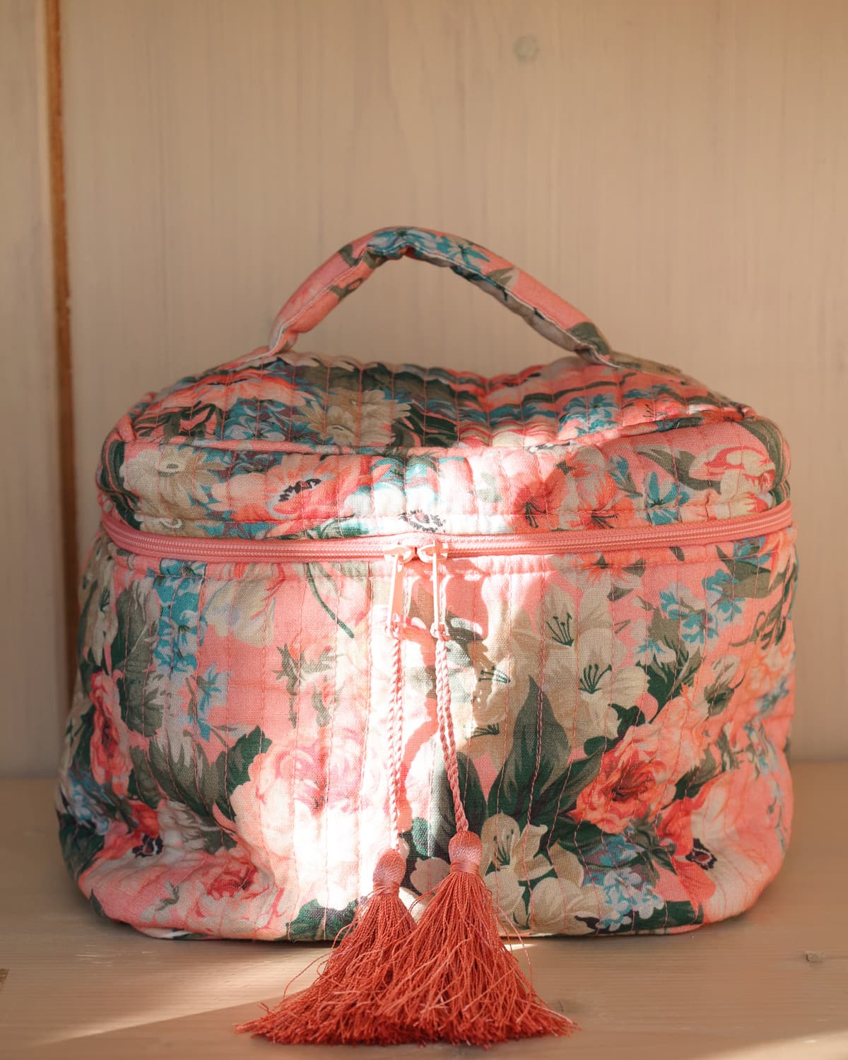 Beauty Bag Linen, Flower Market. Image #1
