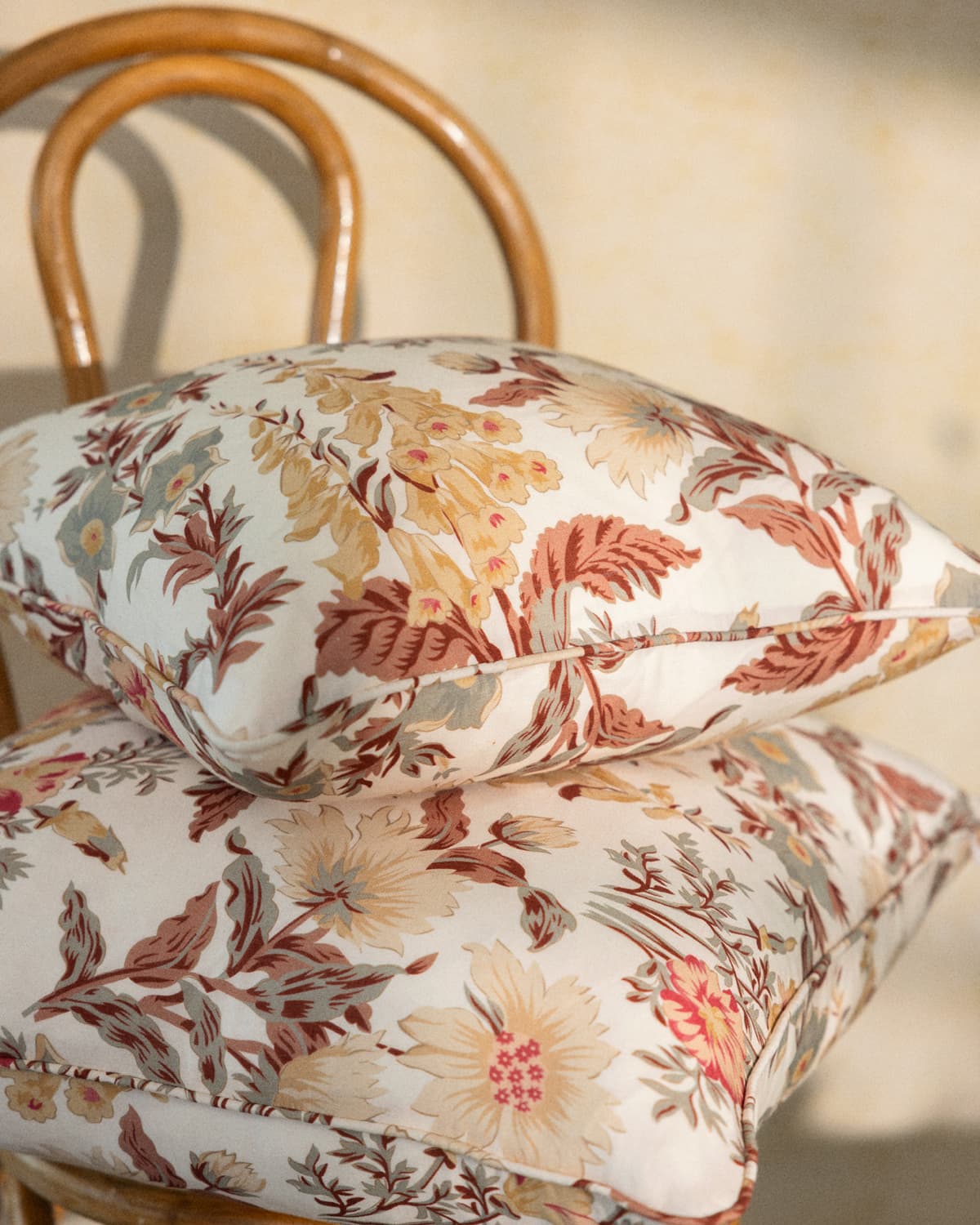 Cushion Cover Linen 50x50 cm, Forest Flowers. Image #1