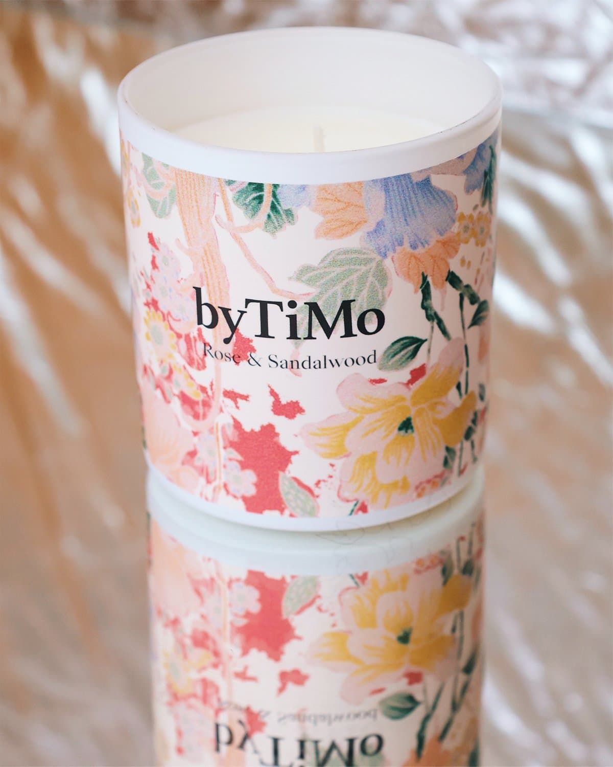 Rose & Sandalwood Scented Candle, Rose. Image #3