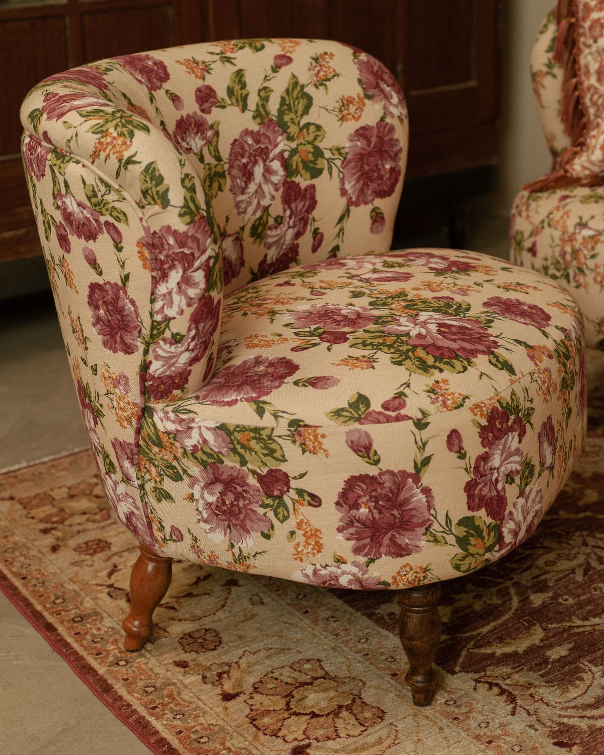 Lounge Chair, Big Flowers. Image #2