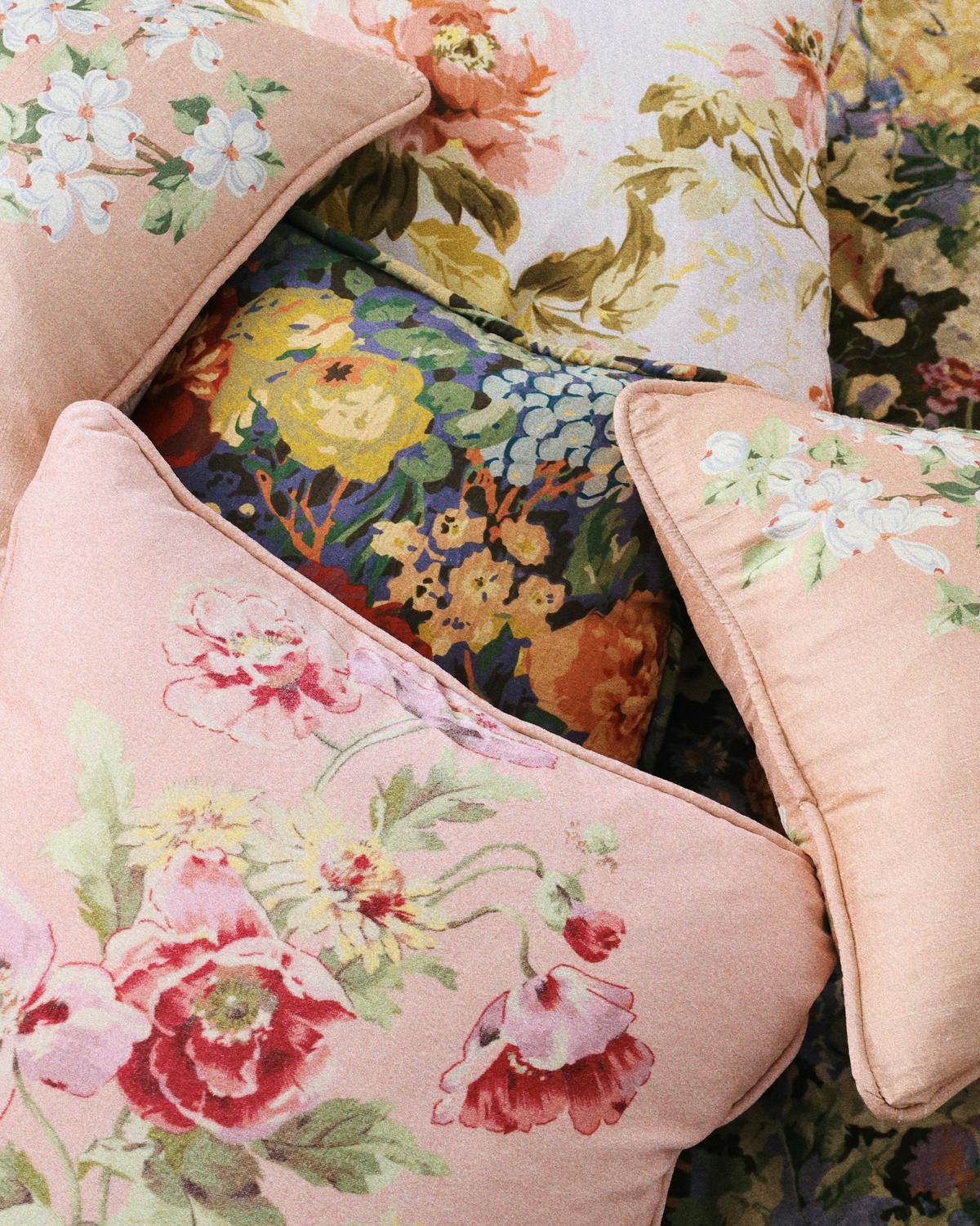 Cushion Cover Velvet 60x60 cm, Pink Flower Vine. Image #2