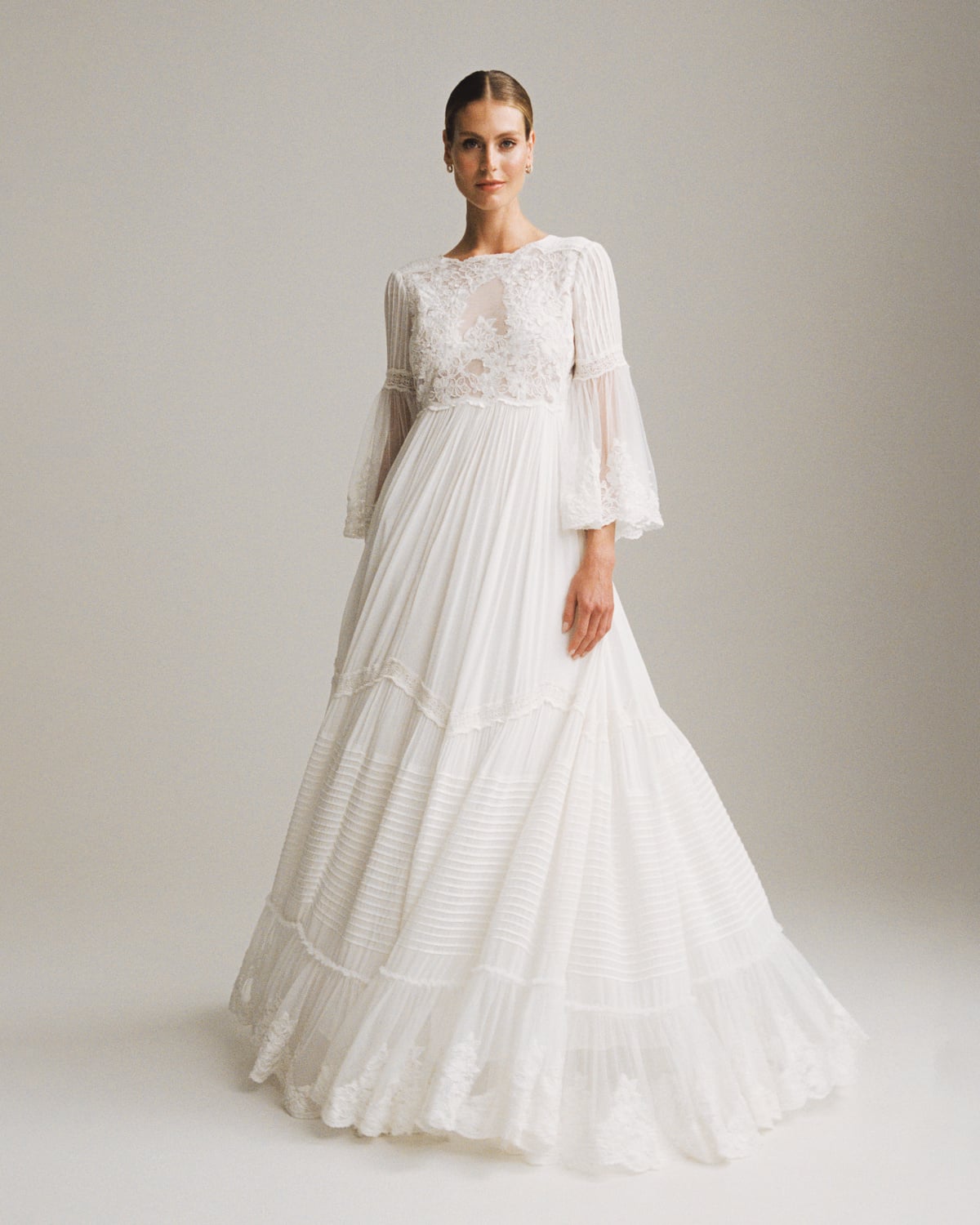 The Bridal Gown, Vintage White. Image #2