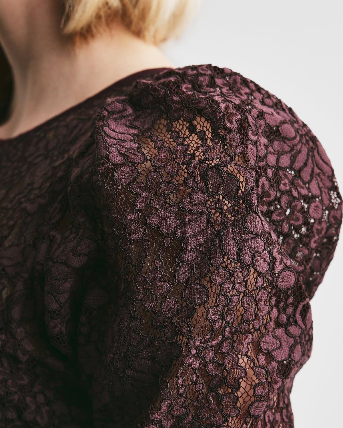 Lace Fitted Dress, Burgundy. Image #4