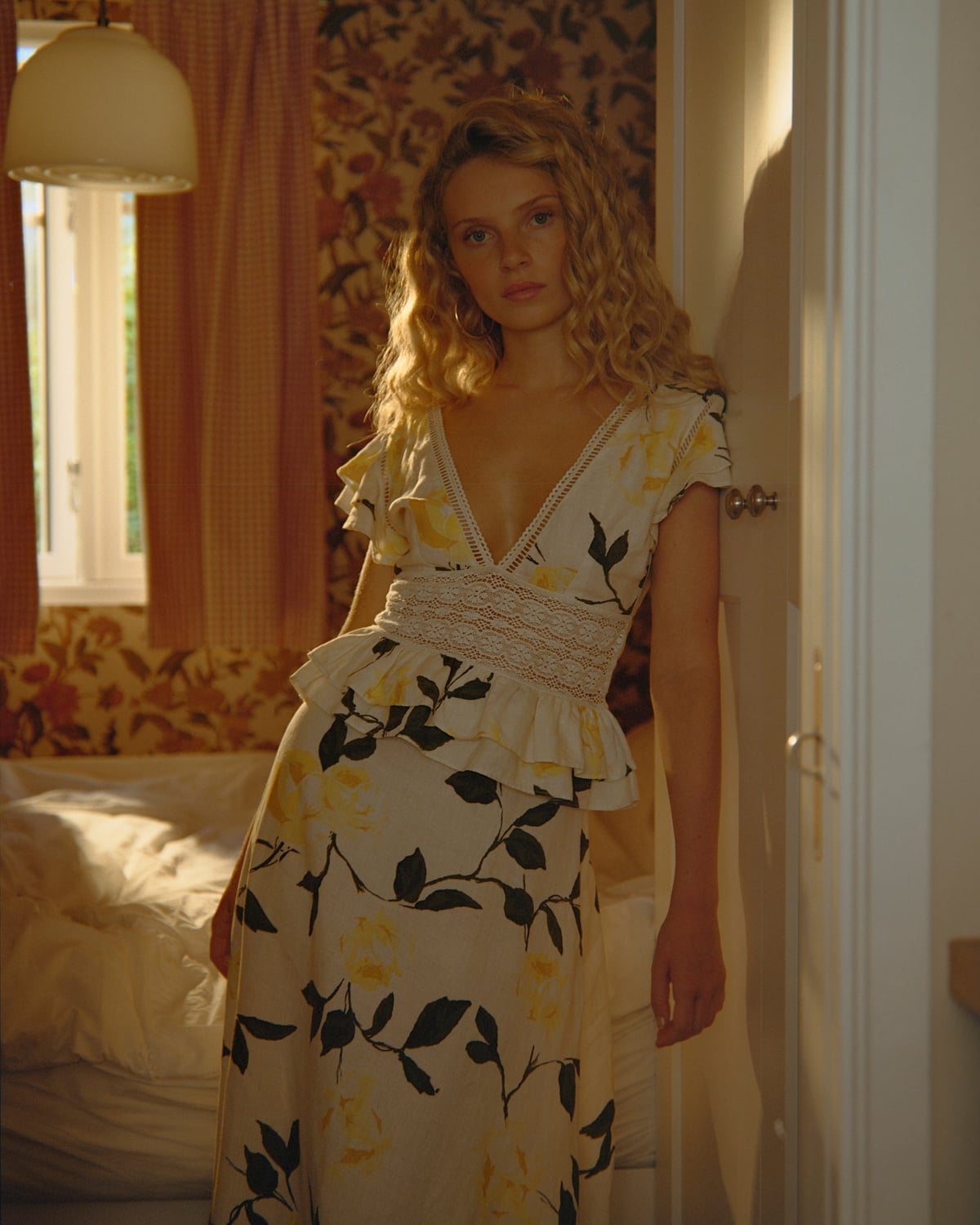 Linen Top, Sunlight. Image #1