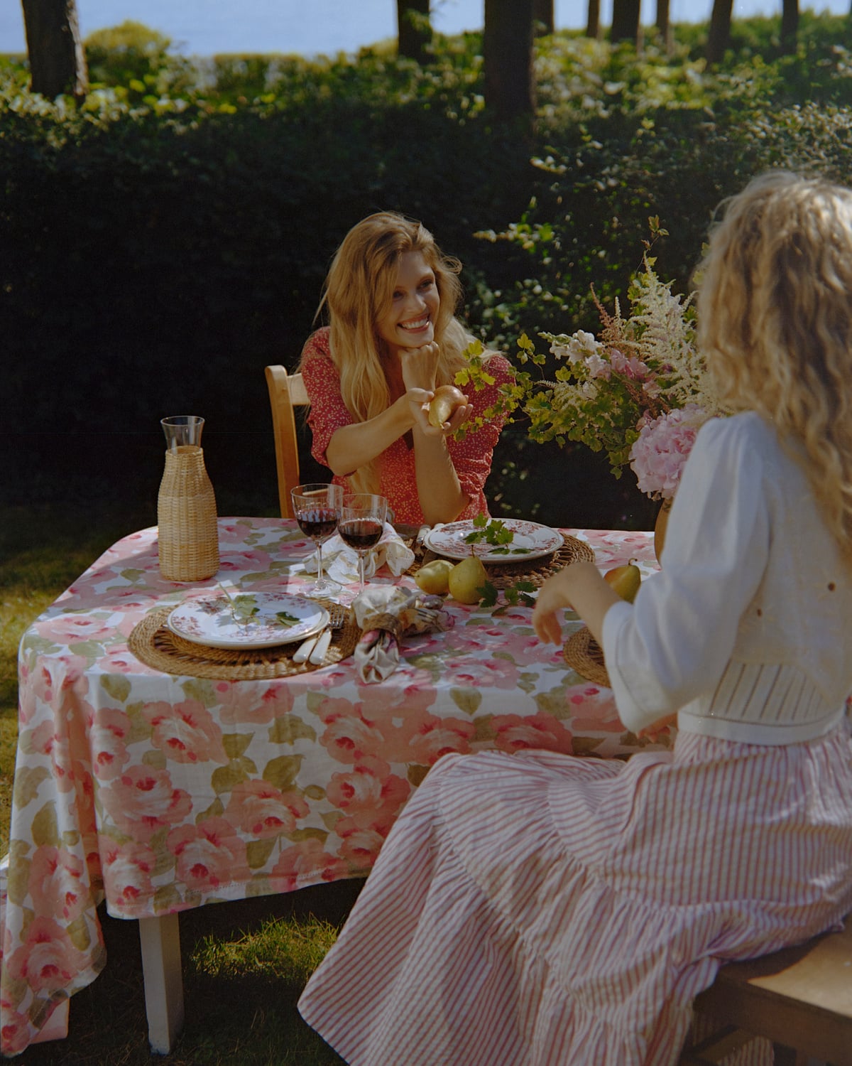 Table Cloth 130x300, Pink Bloom. Image #1
